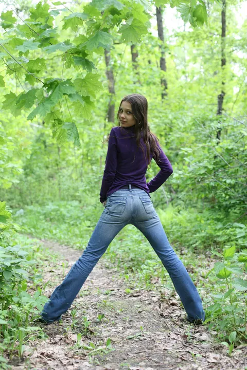 PAWG Strips Out of Her Jeans in the Forest – photo 20 of 20
