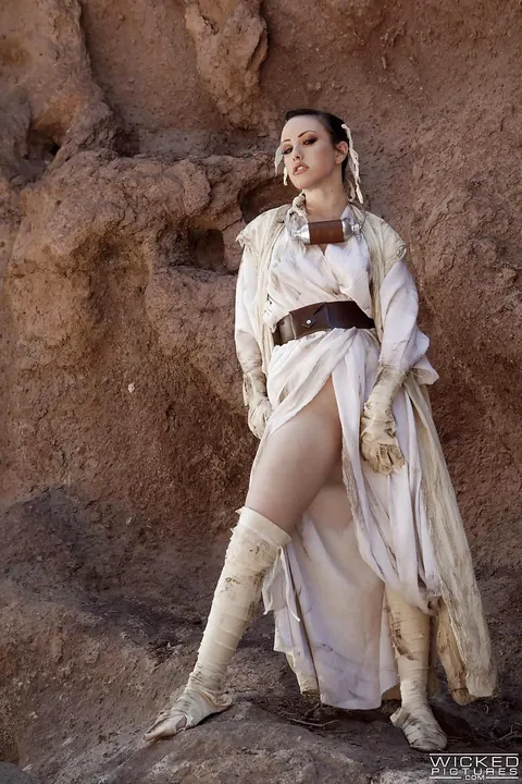 Jennifer White: Brunette in Cosplay Costume Bares Her Shaved Pussy Outdoors – photo 4 of 12