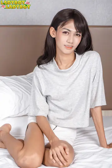 Asian Trans Woman Removes Her Clothing and Poses Nude
