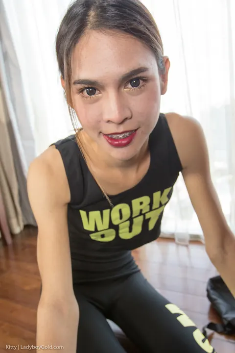 Asian Trans Woman Masturbates with a Dildo – photo 3 of 21