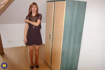 Thick MILF with Small Tits and Hairy Pussy Gets Fucked in Pantyhose