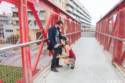 Slim Tattooed Latina Gives a Blowjob on a Public Bridge – photo 2 of 18