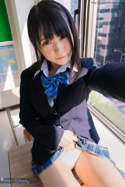 Nozomi Momoki: Japanese Brunette Slides Her Panties Aside in a Skirt – photo 3 of 16