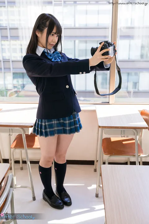 Nozomi Momoki: Japanese Brunette Slides Her Panties Aside in a Skirt – photo 1 of 16
