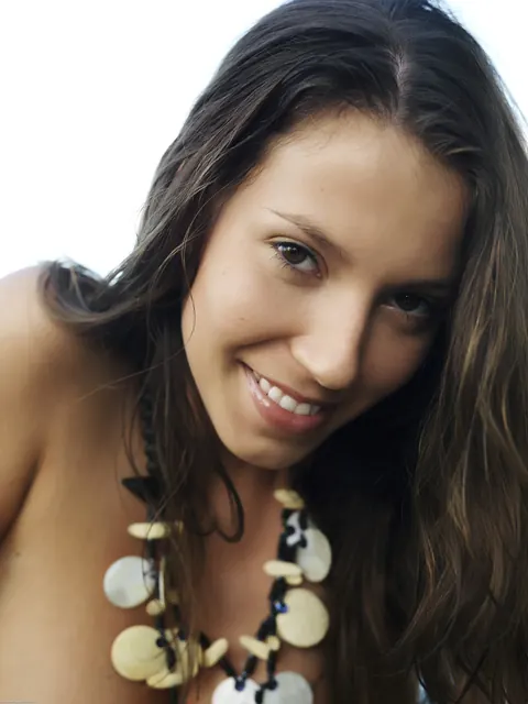 Athletic Mature Woman Poses Nude and Shows Her Toned Body – photo 4 of 21