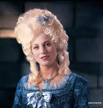 Lynn Stone – Blonde MILF in Cosplay Costume and Socks Takes Double Penetration