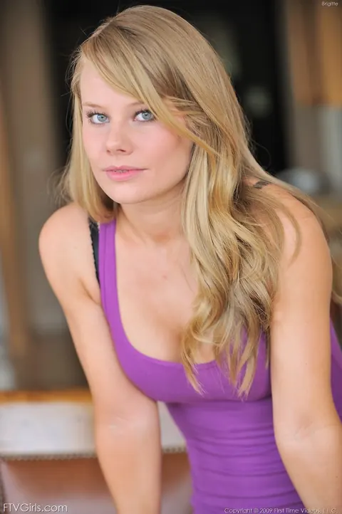 Blonde with Blue Eyes Undresses and Uses a Dildo Outdoors – photo 2 of 17