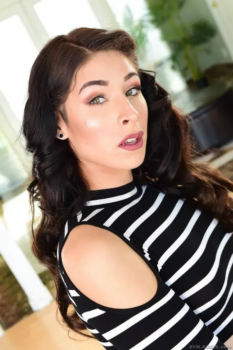 Brunette Trans Woman Oils Her Body and Shows Her Small Tits – photo 2 of 18