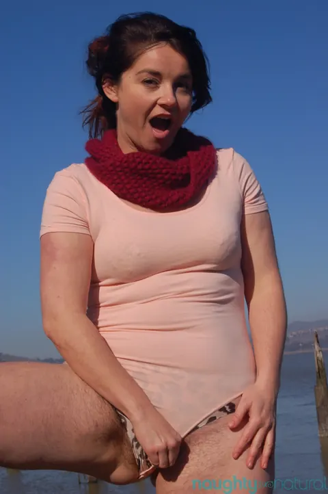 Maxine Holloway: BBW in Jeans Spreads Her Hairy Pussy on the Beach – photo 8 of 21