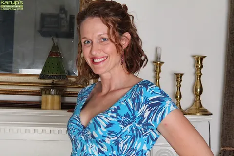 Roxanne Clemmens: Mature Redhead in Heels Spreads Her Trimmed Pussy – photo 1 of 15
