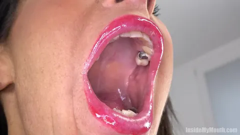 Brunette MILF Gives a Deepthroat Blowjob in Close-Up – photo 3 of 15