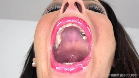 Brunette MILF Gives a Deepthroat Blowjob in Close-Up – photo 1 of 15