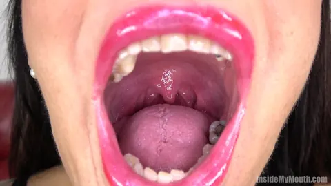 Brunette MILF Gives a Deepthroat Blowjob in Close-Up – photo 2 of 15