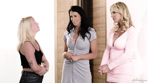 Reagan Foxx & Rachael Cavalli: Blonde MILF Joins Hairy Lesbian Threesome – photo 1 of 15