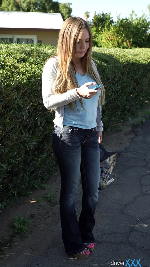Tiff Bannister: Busty Blonde in Jeans Takes Anal Doggy Style Outdoors – photo 2 of 16