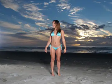 Slim Latina PAWG Spreads Her Big Ass on the Beach