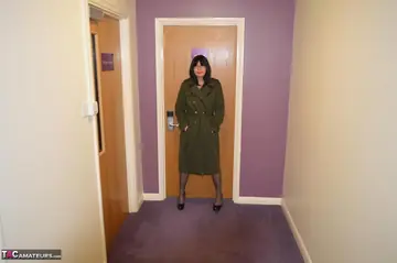 Mature Brunette MILF Opens Her Coat and Spreads Her Legs Outdoors