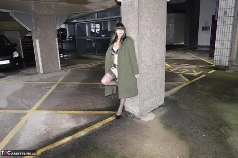 Mature Brunette MILF Opens Her Coat and Spreads Her Legs Outdoors – photo 9 of 20