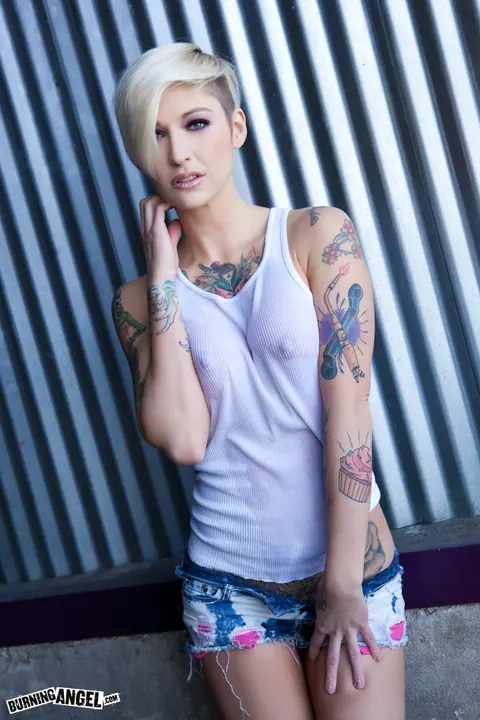 Kleio Valentien: Busty Short-Haired Blonde Spreads in High Heels – photo 7 of 17