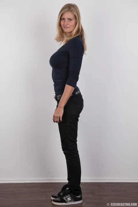 Czech Blonde Sheds Her Jeans to Flaunt Her Big Tits – photo 4 of 20