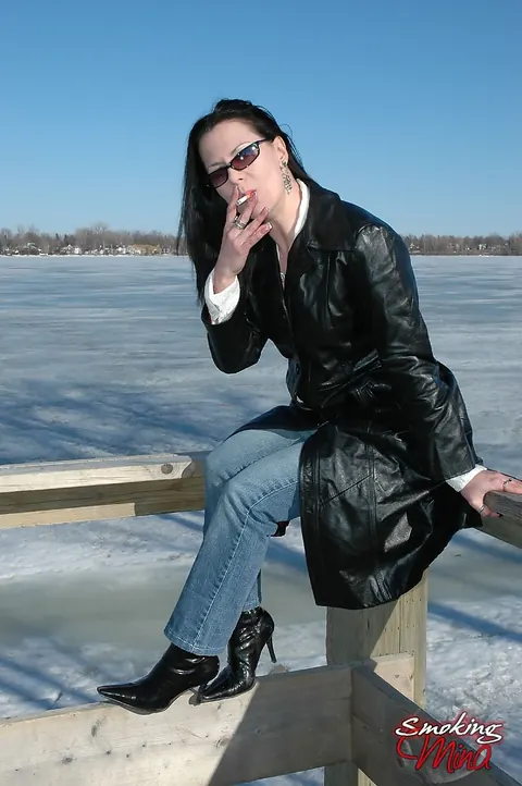 Brunette MILF in Leather and High Heels Smokes Outdoors – photo 2 of 16