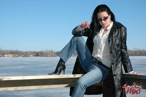 Brunette MILF in Leather and High Heels Smokes Outdoors – photo 13 of 16