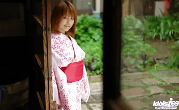 Nanami Wakase – Busty Japanese Woman Spreads Her Hairy Pussy Outdoors
