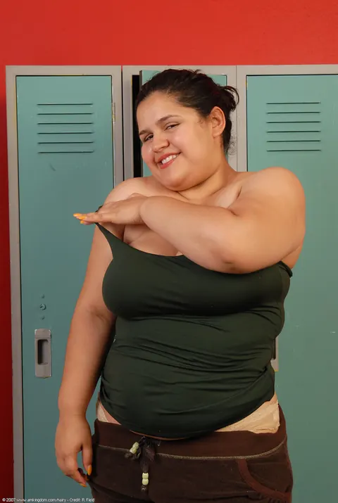 Karla Lane: Latina Beauty Undresses to Show Her Big Natural Tits – photo 7 of 21