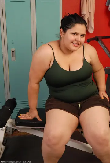 Latina Beauty Undresses to Show Her Big Natural Tits