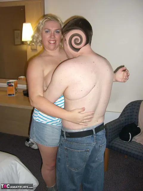 Thick Blonde MILF Strips for Hotel Blowjob and a Facial – photo 4 of 16