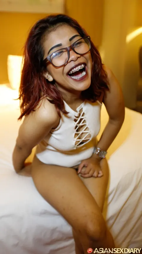 Hairy Asian Babe in Jeans and Glasses Takes a Creampie – photo 11 of 21