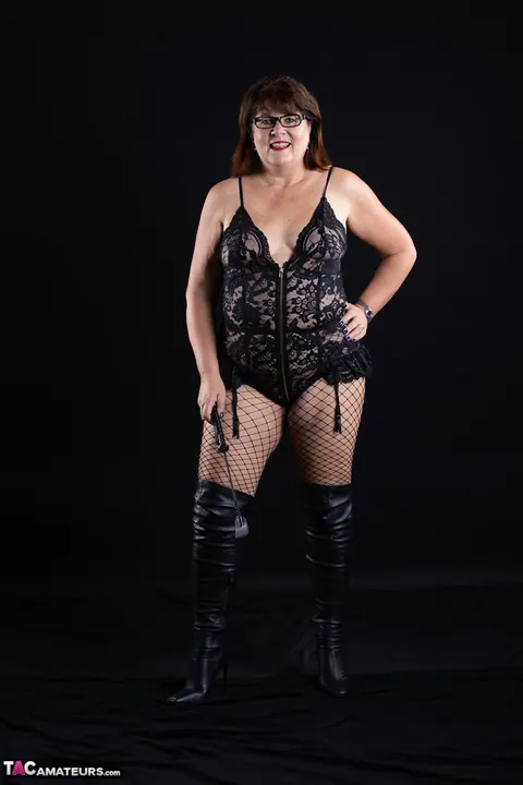 Mature PAWG in Lingerie, Pantyhose and Boots Poses – photo 2 of 16