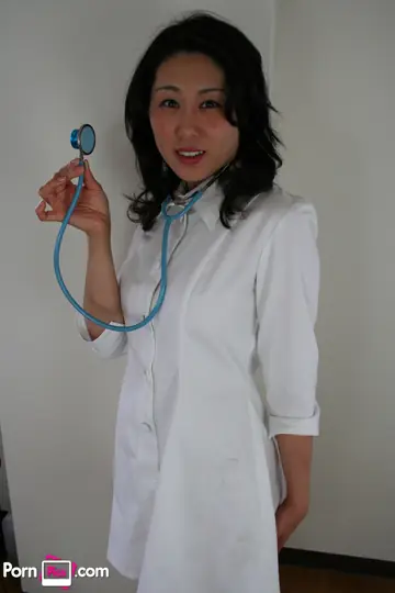 Thick Japanese Nurse MILF Strips Out of Her Skirt for a Threesome