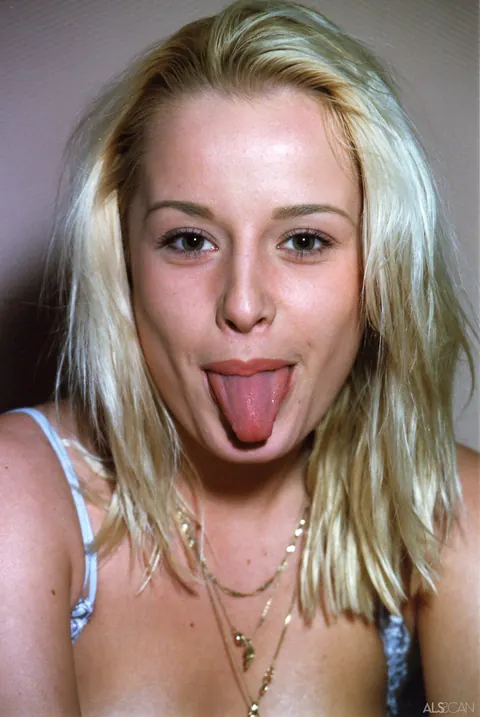 Jana Irrova: European Blonde in a Bodysuit Masturbates with Glass Dildo – photo 1 of 21
