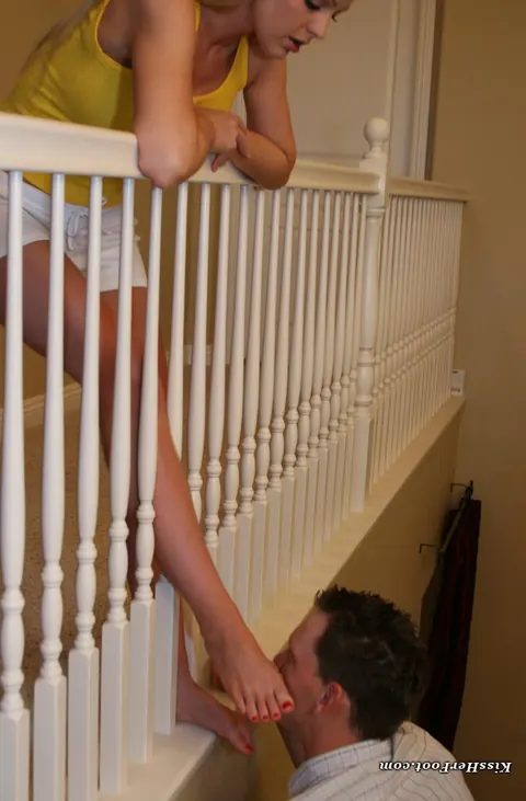Blonde in Shorts Spreads Her Legs for Foot Worship – photo 11 of 12