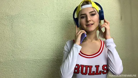 Eva Elfie: Russian Blonde Sucks a Lollipop and Strokes Cock – photo 1 of 21
