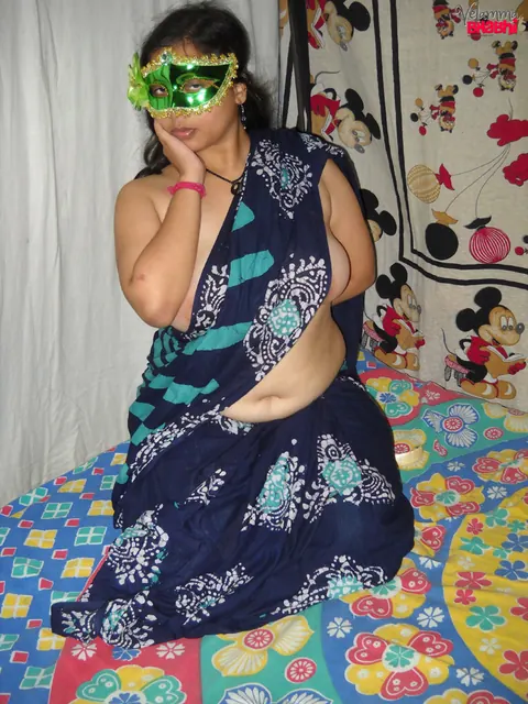 Indian BBW Strips Off Her Mask and Covers Her Tits – photo 5 of 12