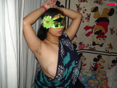 Indian BBW Strips Off Her Mask and Covers Her Tits – photo 4 of 12