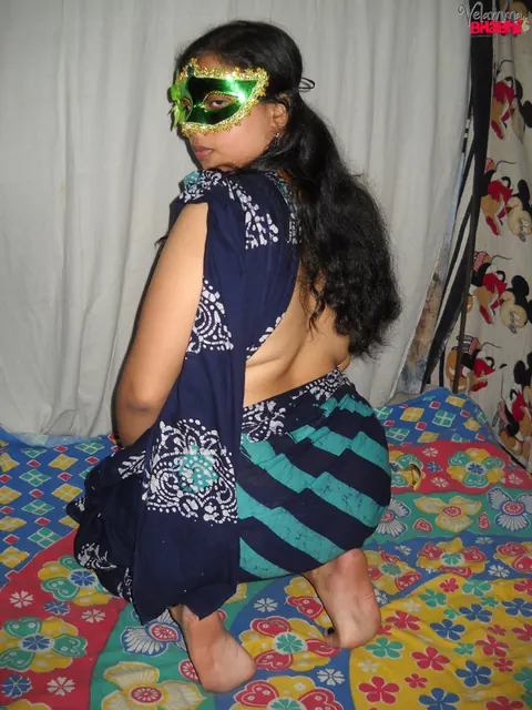 Indian BBW Strips Off Her Mask and Covers Her Tits – photo 2 of 12