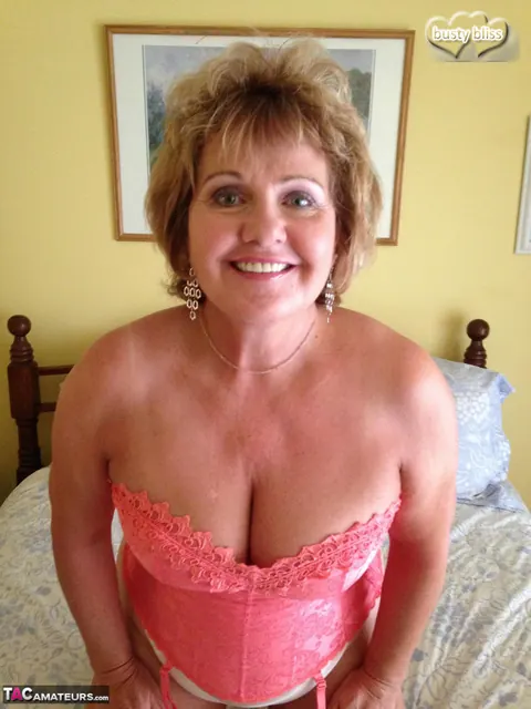 Bustybliss: Short-Haired Mature Brunette Strips Off Her Lingerie and Spreads Wide – photo 11 of 16