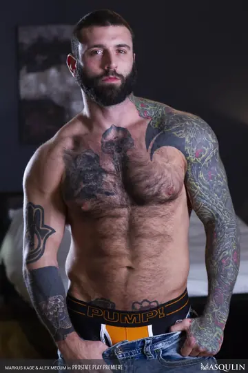 Muscular Man Takes Anal While Masturbating