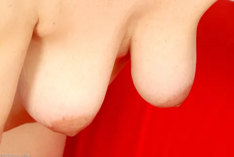 Amateur Granny in High Heels Fingers Her Hairy Pussy – photo 18 of 20