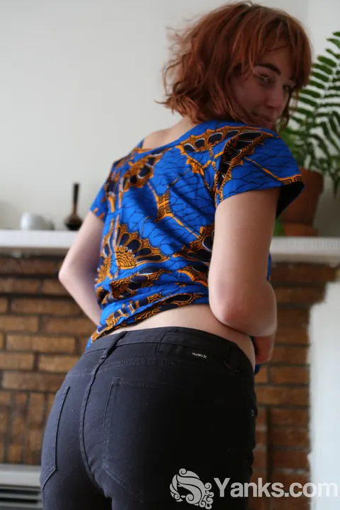 Molly Broad: Busty Redhead Strips Out of Her Jeans and Fingers Her Hairy Pussy – photo 4 of 15