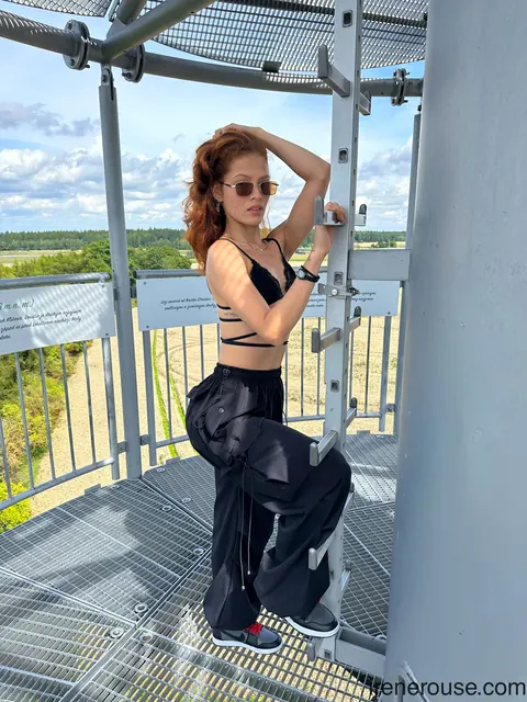 Irene Rouse: Slim Latina Redhead Poses Nude Outdoors in Glasses – photo 15 of 15