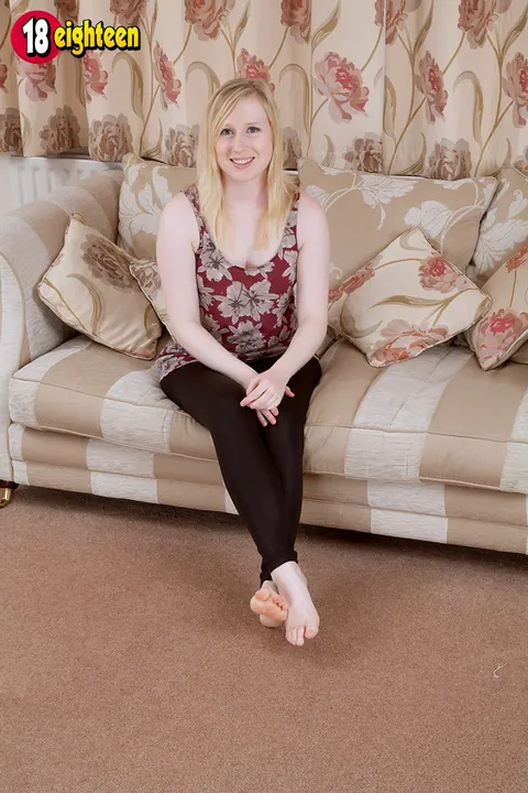 Satine Spark: Pale British Blonde Strips Off Her Yoga Pants and Lingerie – photo 1 of 16
