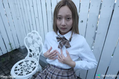 Skinny Japanese Woman Fingers Her Pussy While Undressing – photo 2 of 21