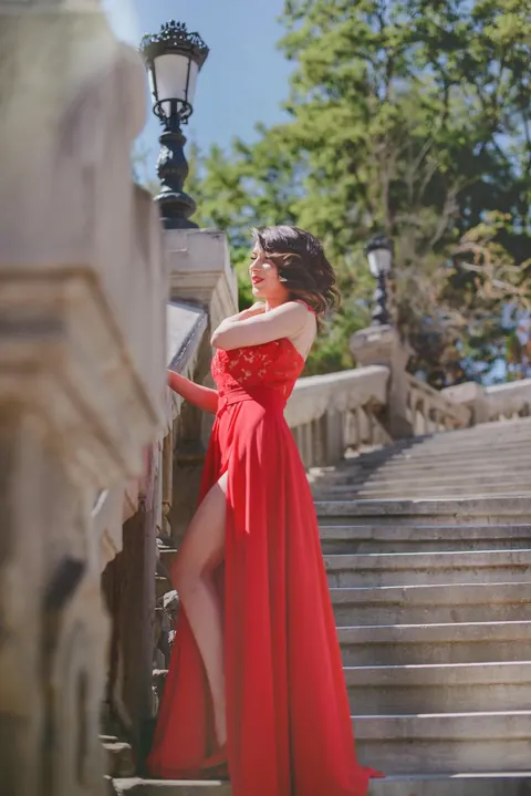 Brunette in High Heels Poses Outdoors – photo 6 of 13