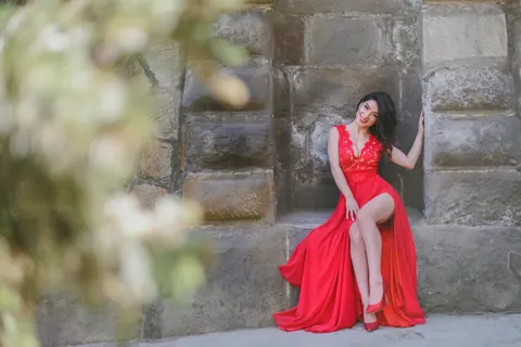Brunette in High Heels Poses Outdoors – photo 3 of 13
