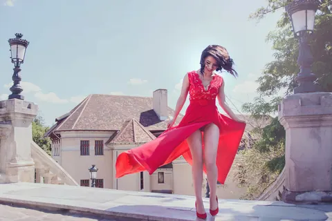 Brunette in High Heels Poses Outdoors – photo 13 of 13