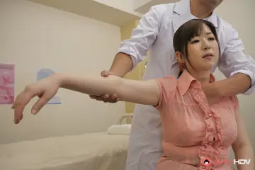 Hairy Japanese BBW Takes a Creampie in the Clinic